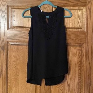 NWT! Stitch Fix PALE SKY
Quin Sleeveless Keyhole Crochet Blouse